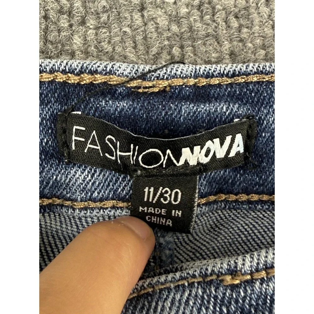 Fashion Nova Jeans Juniors 11/30‎ Medium Wash High Rise Skinny Distressed Denim